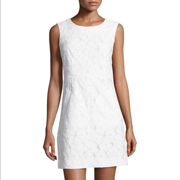 Diane Von Furstenberg Carpreena White Daisy Eyelet Mini Dress 4 - Picture 2 of 10